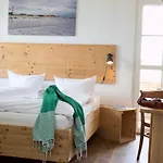Wattlodge