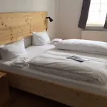 Wattlodge Bed and breakfast