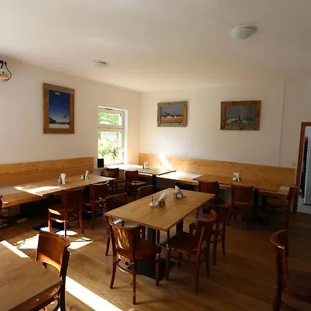 Wattlodge Bed & Breakfast 3*